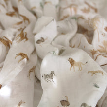 Load image into Gallery viewer, Aden and Anais set pamučnih pelena 2 komada Safari dreams, pelene, organski pamuk, gots sertifikat, pelene za bebe, aden and anais srbija