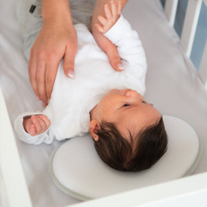 Doomoo jastuk za bebe, ergonomski jastuk za bebe, jastuk za ravnu glavu kod beba, Doomoo jastuk za pozicioniranje 0m+, jastuk za pozicioniranje, bočni pozicioner, jastuk za bebe, oprema za bebe, doomoo srbija
