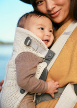 Load image into Gallery viewer, baby bjorn, kengur za bebe, nosiljka za bebe, oprema za bebe, poklon za bebe, poklon za roditelje