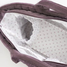 Load image into Gallery viewer, Torba za kolica Cherry Velvet ili torba za kolica za bebe marke Pasito a Pasito je jedinstveni model, napravljen od 100% pamučnog somota.