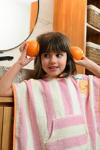 Load image into Gallery viewer, The Cotton Cloud pončo Mandy Mandarine
