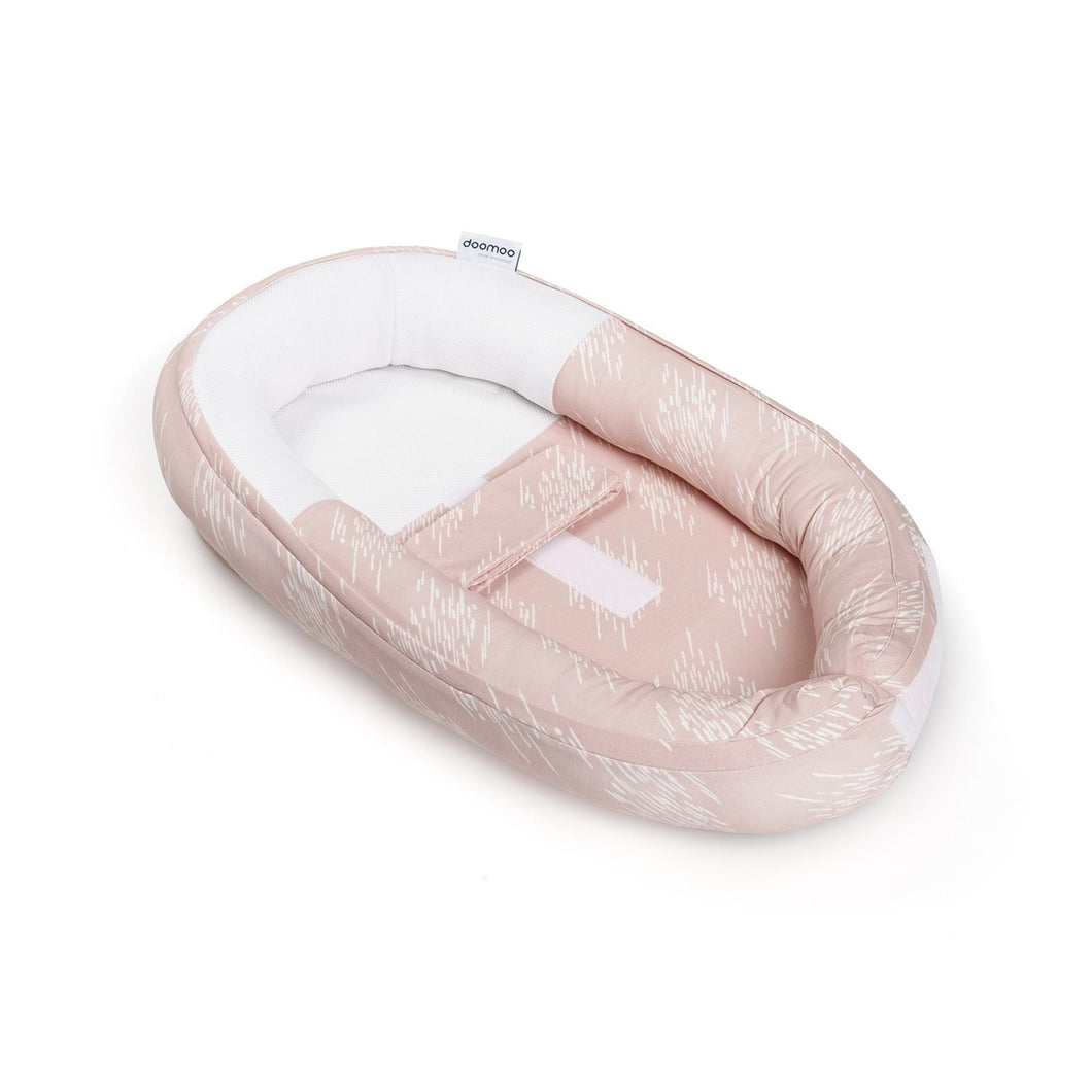 Doomoo jastuk gnezdo za bebe - Misty pink, jastuk za bebe, gnezdo za bebe, oprema za bebe, prvo opremanje, doomoo, doomoo srbija